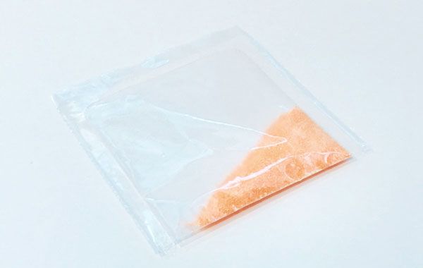 在宅療養中の方にお薬を届ける薬剤師