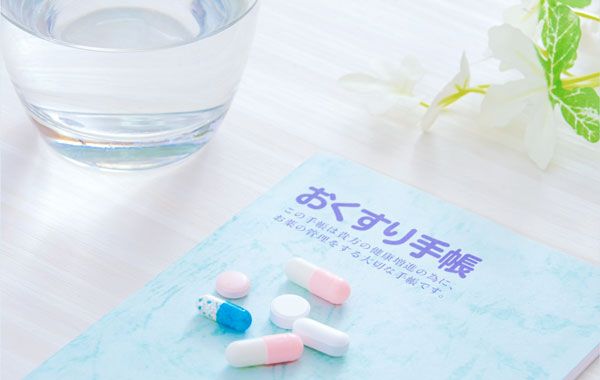 在宅療養中の方にお薬を届ける薬剤師